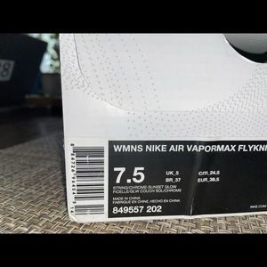 Women’s Nike vapormax flyknits